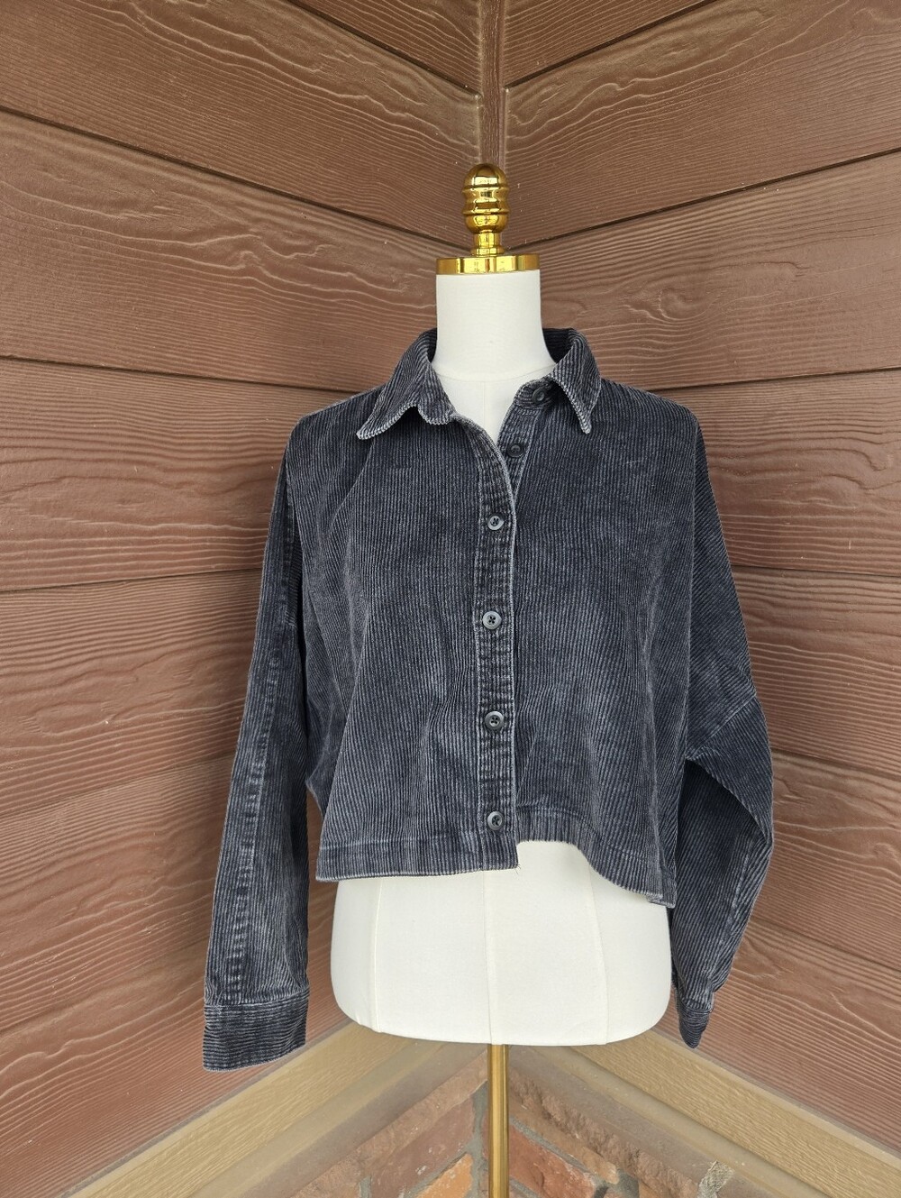 Forever 21 Size Large Corduroy Cropped Button-Up Shirt Jacket Shacket NWOT - Picture 2 of 16